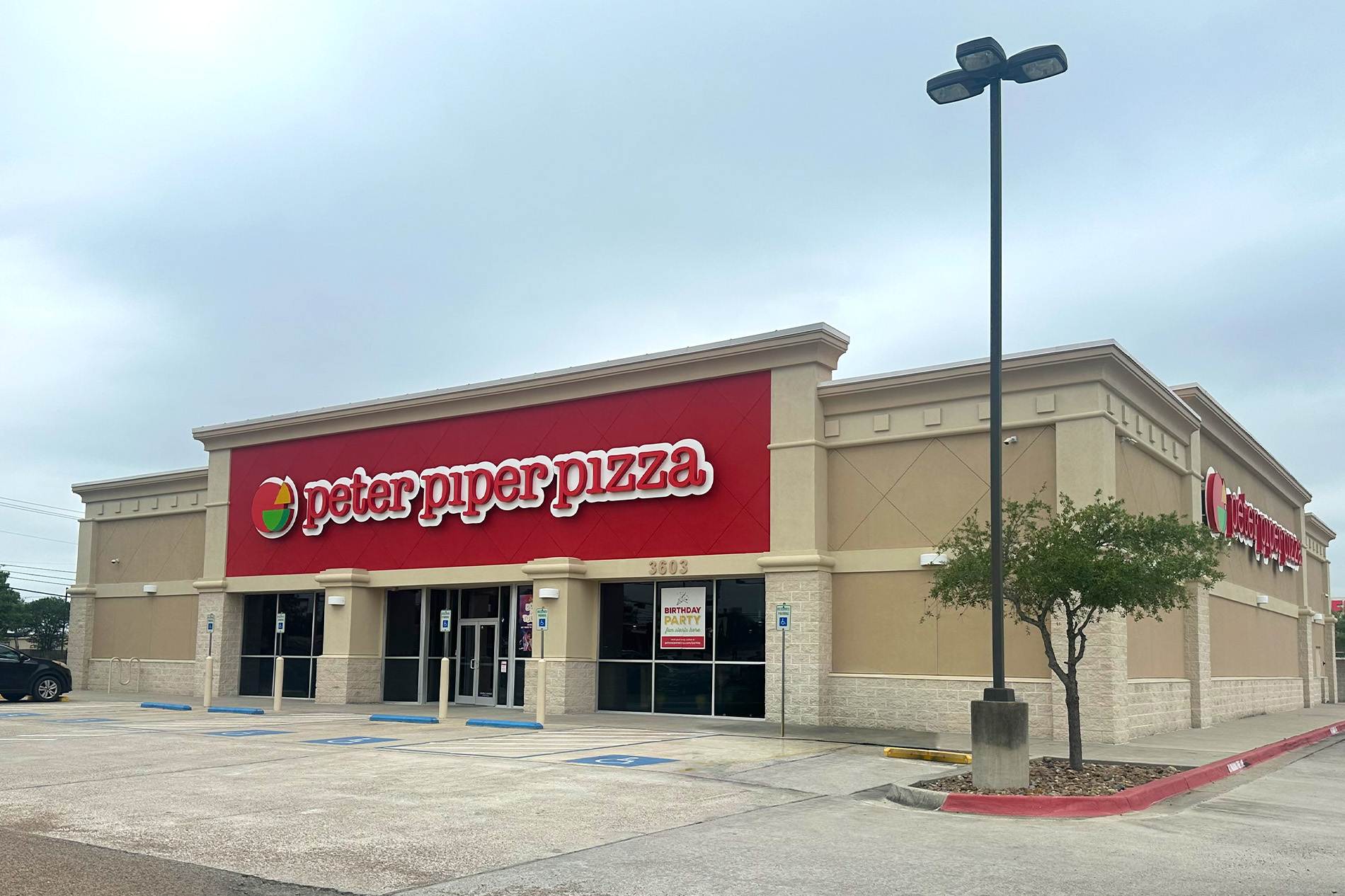 Victoria Pizza & Kids Birthday Parties | Peter Piper Pizza Location #4608